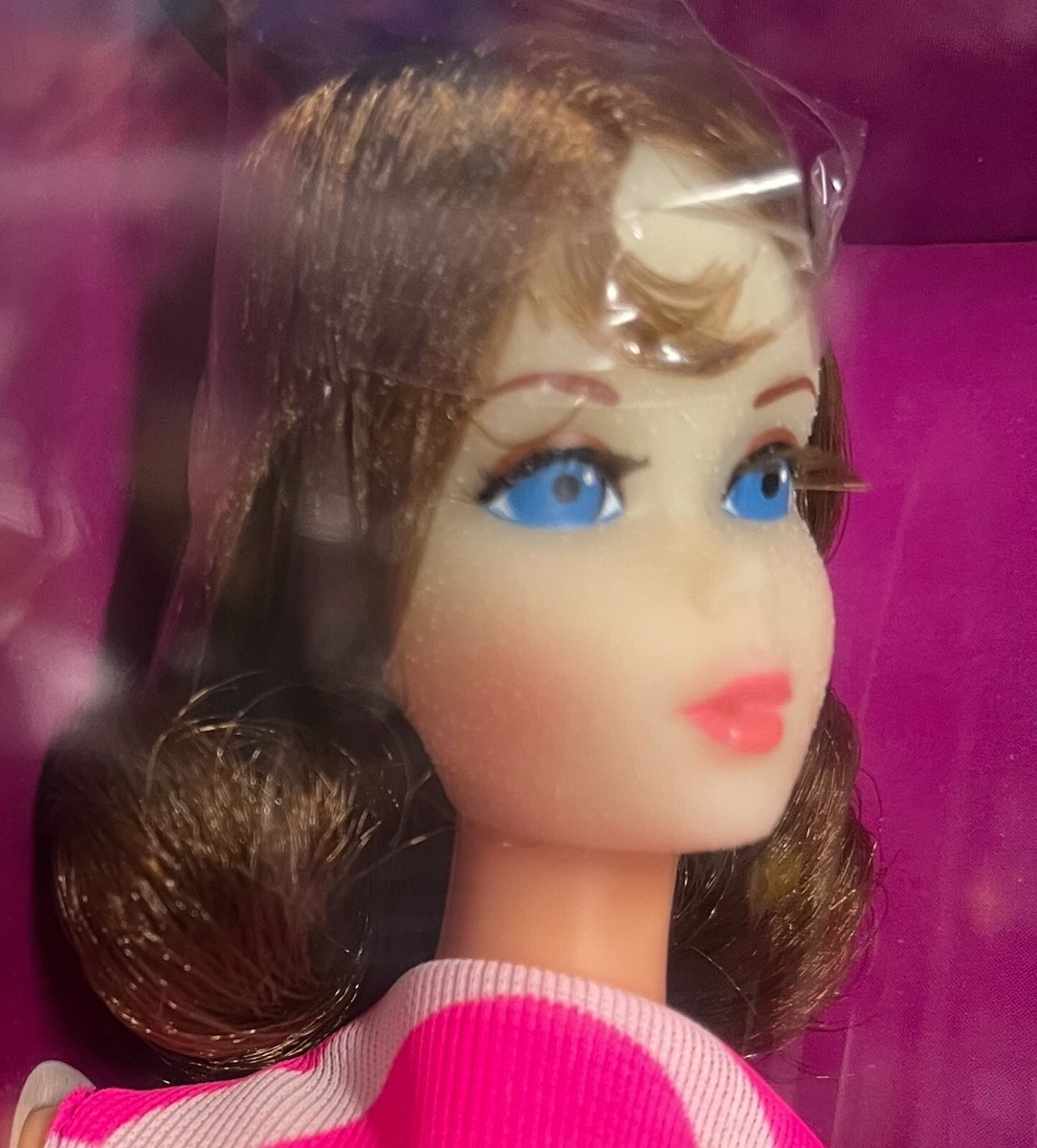 1969 Twist 'N Turn Bendable Legs Lt Brown Barbie #1160 In Box