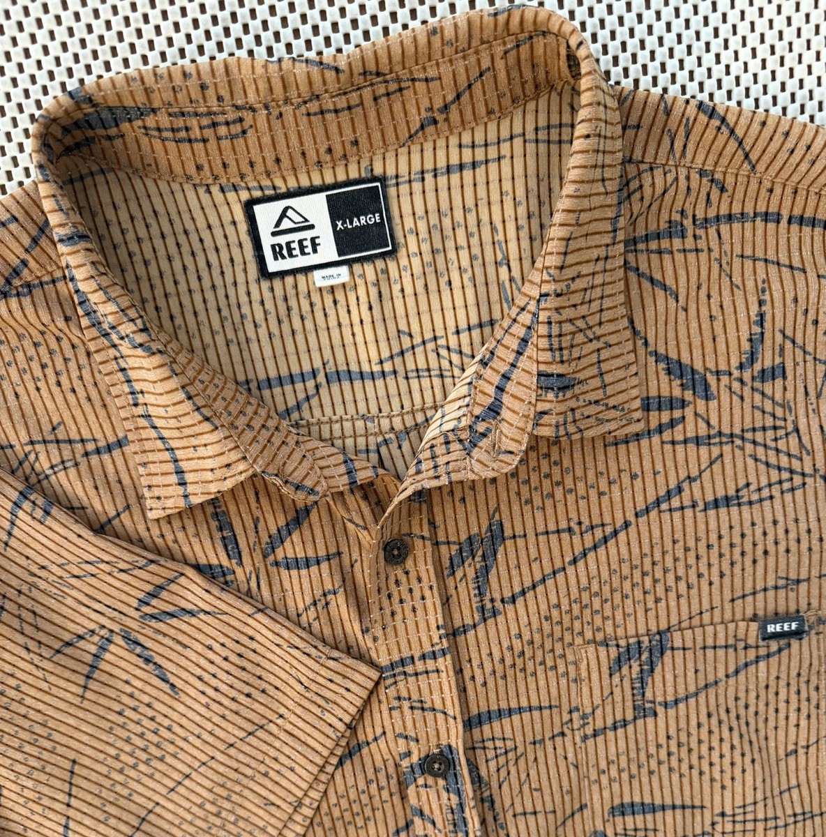 REEF Mens Cathay Spice SS Button Down Hawaiian Lightweight Shirt Size XLarge View 2