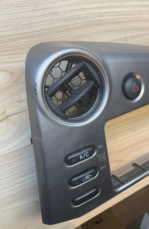 Bisel de radio Toyota Matrix Pontiac Vibe 2003 2004 2005 2006 2007 2008 Foto 2 de 4