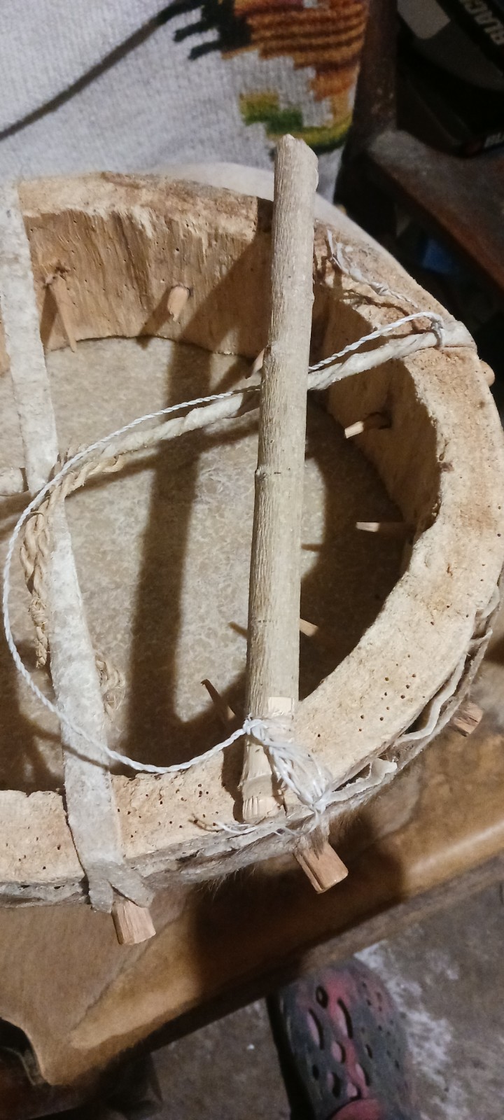 *AWESOME ANTIQUE NATIVE AMERICAN  RAWHIDE  DRUM  PEG DRUM HTF NICE SOUND !*