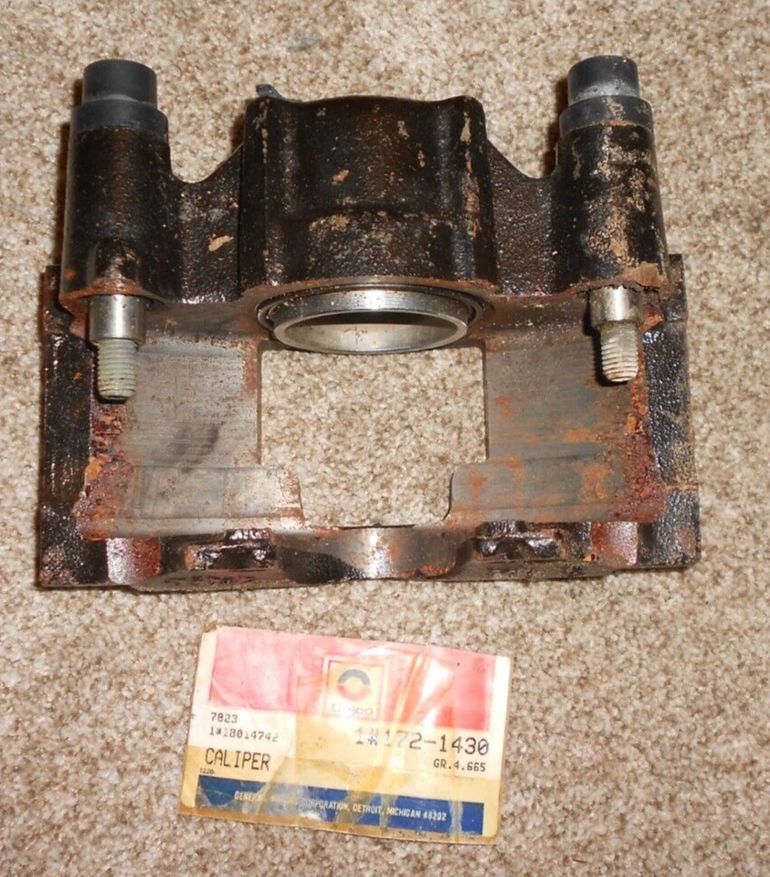 Novo NOS GM 1985-95 Chevy C/K Truck R/S pinça de freio dianteiro fabricante de equipamento original # 18014742 OE - Imagem 3 de 3