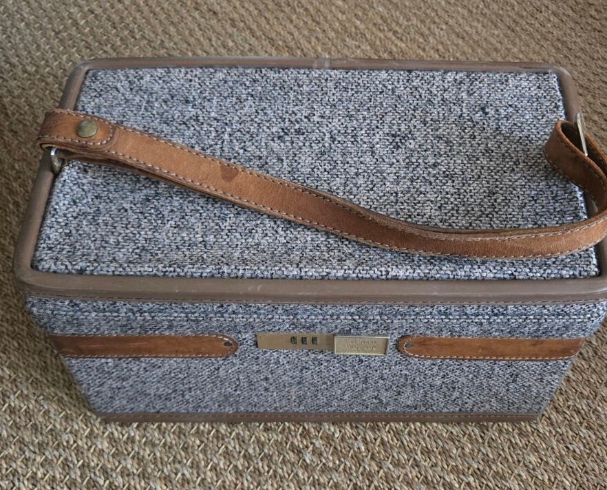 Vintage Hartmann and Tweed Leather Cosmetic Makeup Case Travel Bag