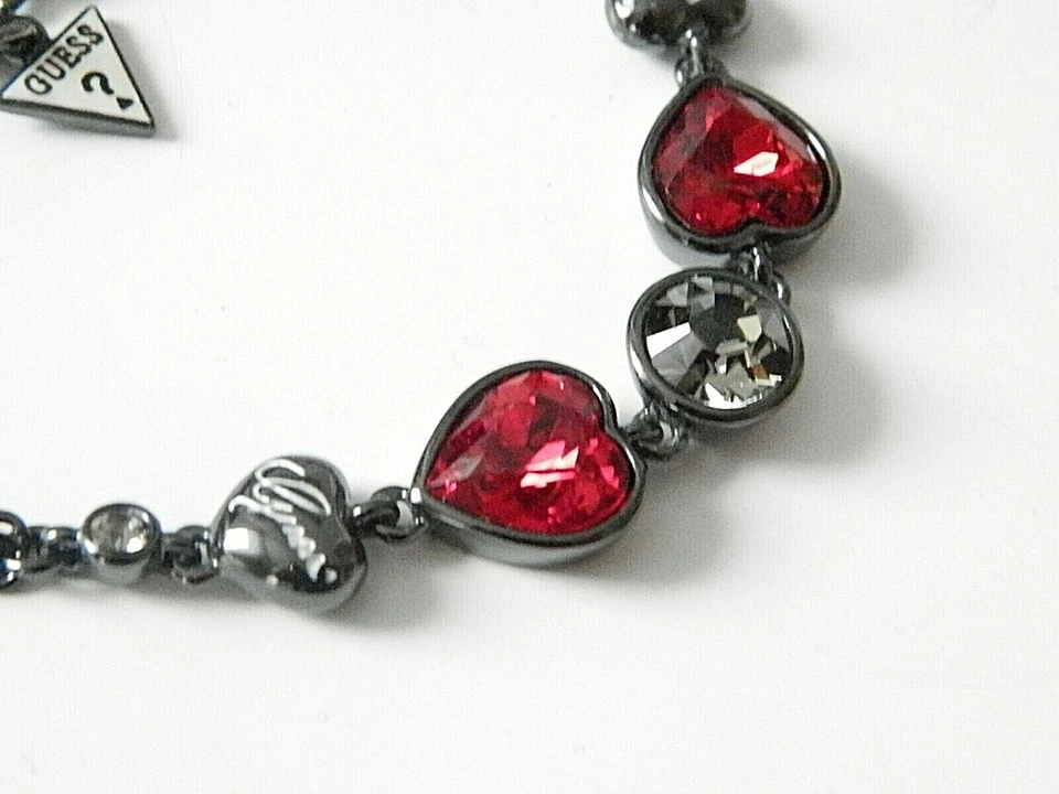 GUESS Damen Armband Edelstahl 20 cm schwarz mit rubinroten funkelnden Kristallen - Bild 2 von 3