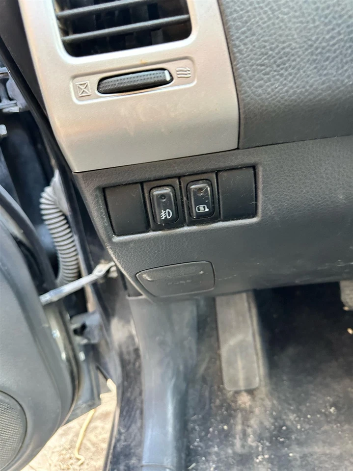 Used Fuel Pump fits: 2005 Suzuki Aerio Pump Assembly Grade A - Image 2 of 4