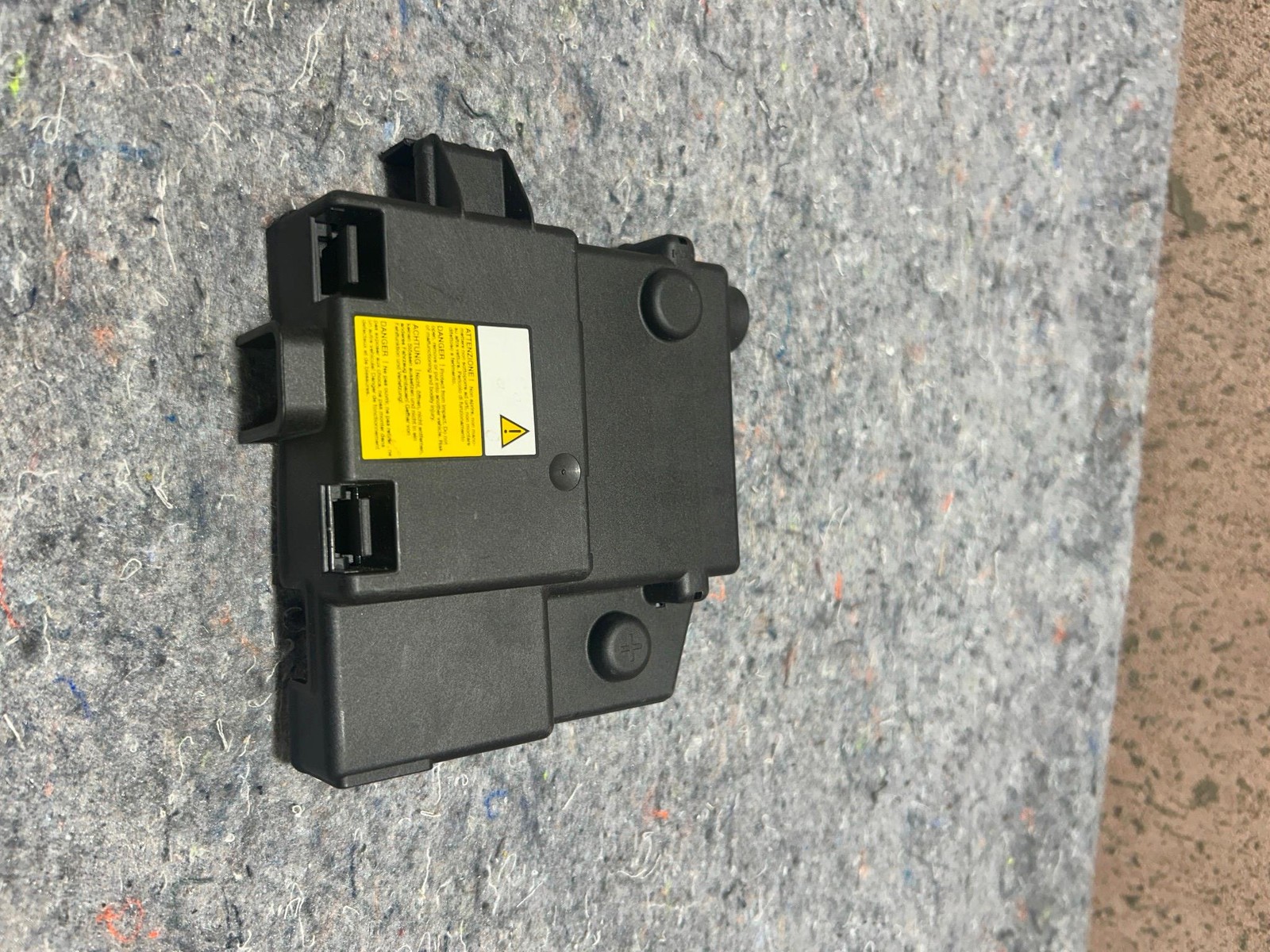 2015 MASERATI QUATTROPORTE M156 3.0 Q4 4WD BATTERY TRAY CLAMP 