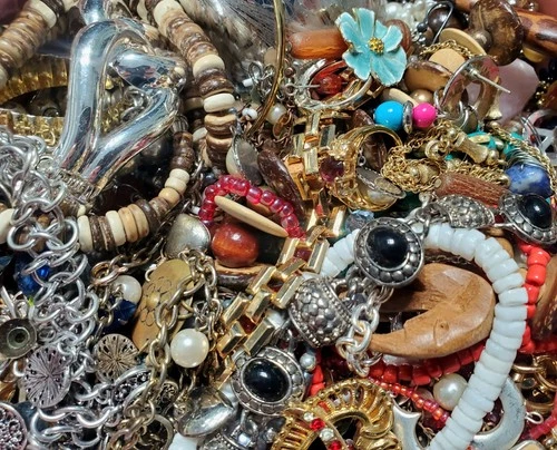 3 Lbs. Vintage to Modern Costume Jewelry Junk Tangled Estate Craft Lot (Lt # QQ)