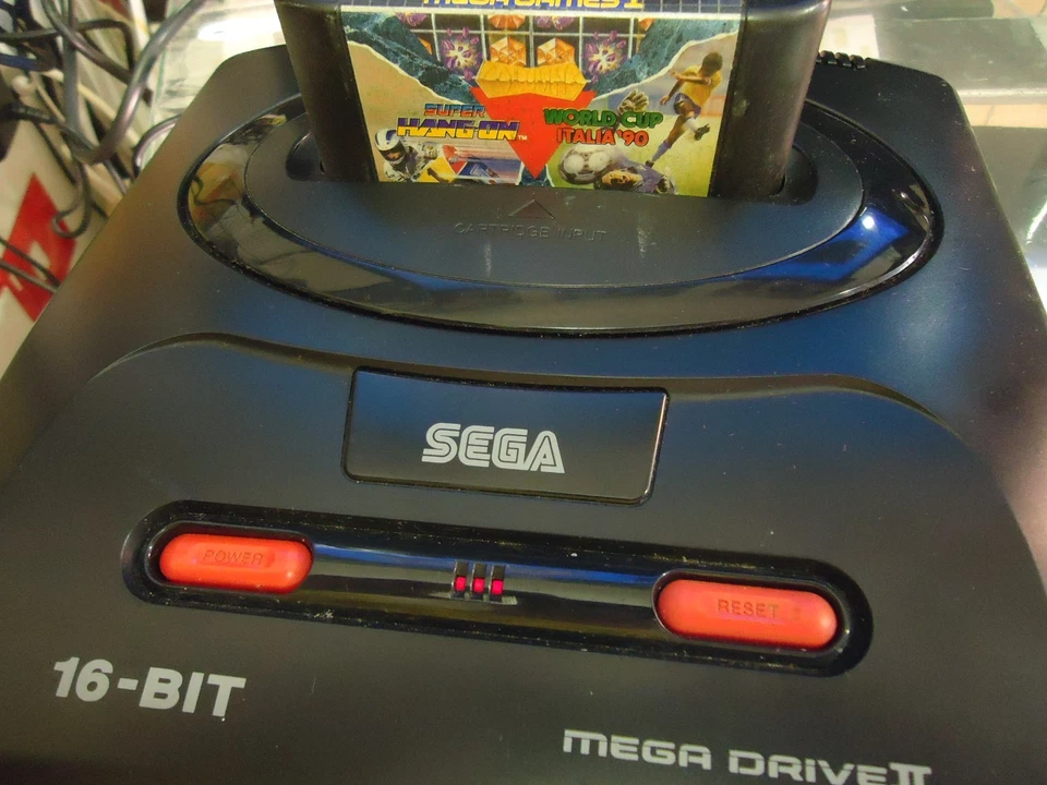 Sega Megadrive 2 II Consola probada ok sin nada mas Pal España. - Imagen 3 de 4