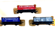 Hornby OPEN PLANK WAGONS R6482 LMS, THREADGOLD, D.R LLEWELLYN  OO Gauge