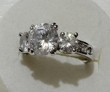 VINTAGE MARKED 925 BAND RING/BRILLIANT CLEAR CZ STONES/SIZE 5