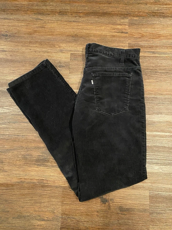 Pantalones Levi’s vintage de pana negra Foto 2 de 4