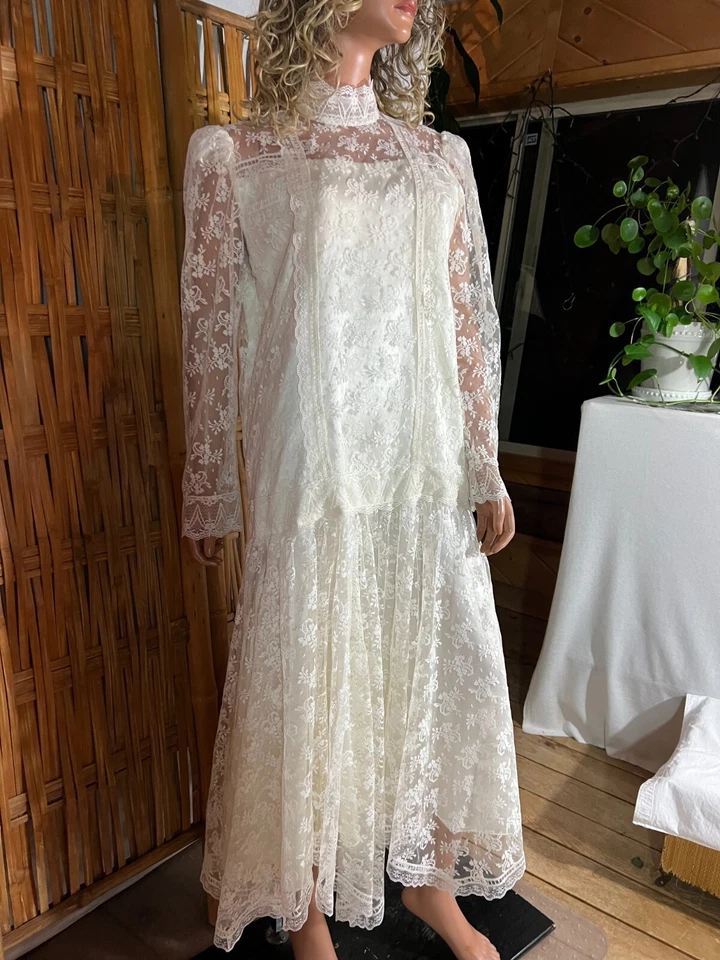 Vestido de novia Jessica McClintock estilo años 20 marfil victoriano encaje gargantilla cuello 16 Foto 3 de 4