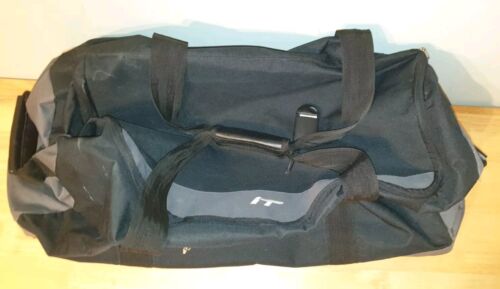 IT Luggage Wheeled Pull Along Duffle Bag Black/Grey 70x31x25cm - Picture 2 of 7
