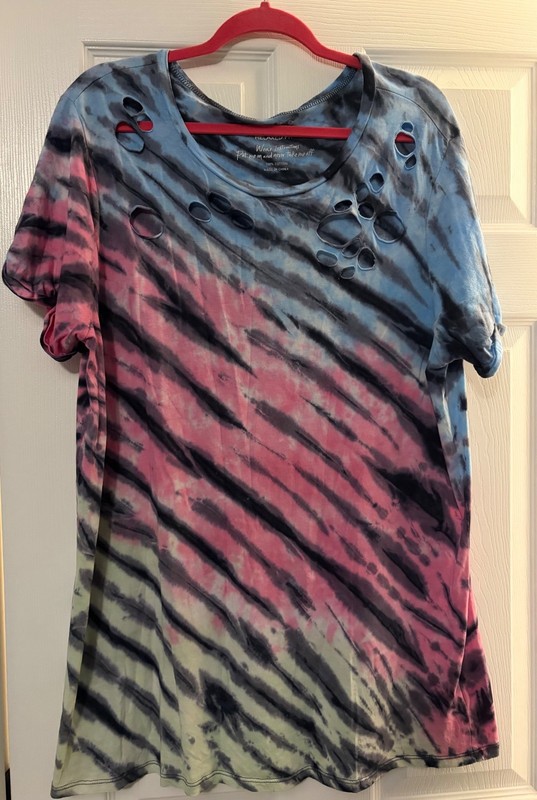Torrid Tee Size 1 Distressed Front Neckline Slanted Stripes Relaxed Fit
