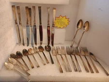 Oneida Forever Lot 28 pc Silverplate Spoons Knives Forks 1939 Wedding Silverware
