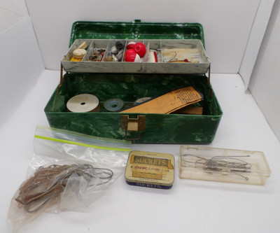 Vintage Plano BEACHCOMBER Fishing Tackle Box w/ Hinged Tray Plastic Green Marble