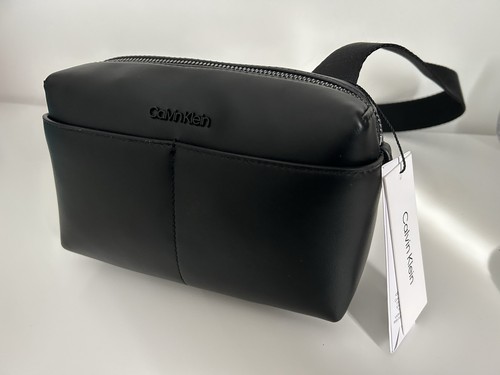 (NEW) CALVIN KLEIN Messenger/Crossbody Black ‘Clean Essential Camera Bag’ - Picture 1 of 9