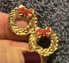 Vinatge Red Enamel CHRISTMAS WREATH Pierced EARRINGS
