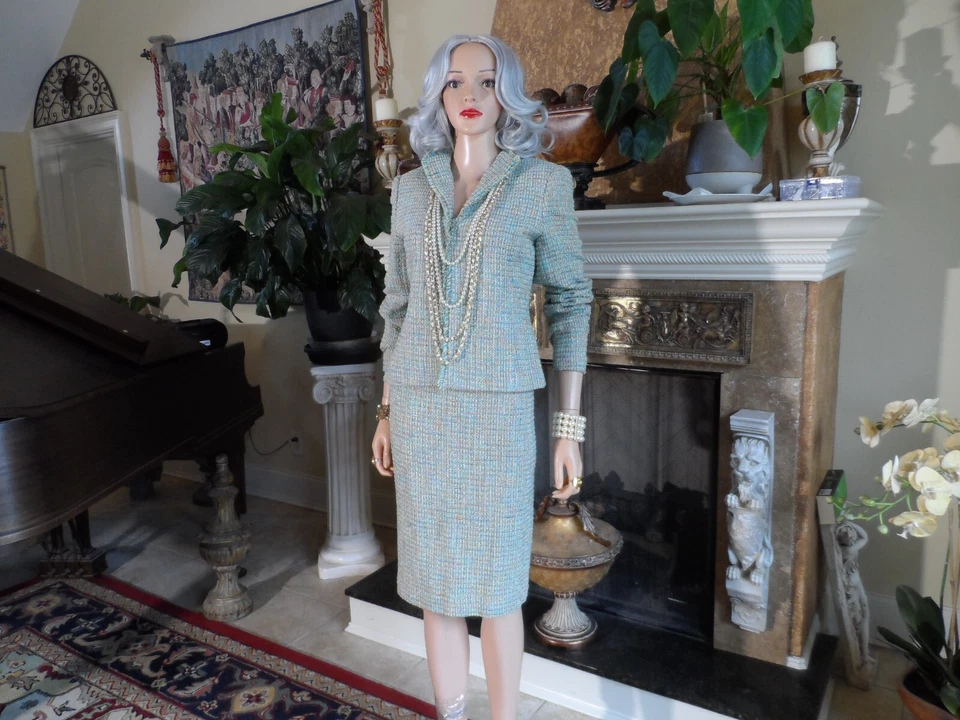 Traje Falda Oscar De La Renta Verde Multicolor Tweed con Detalle de Flecos Talla 4 Foto 3 de 4