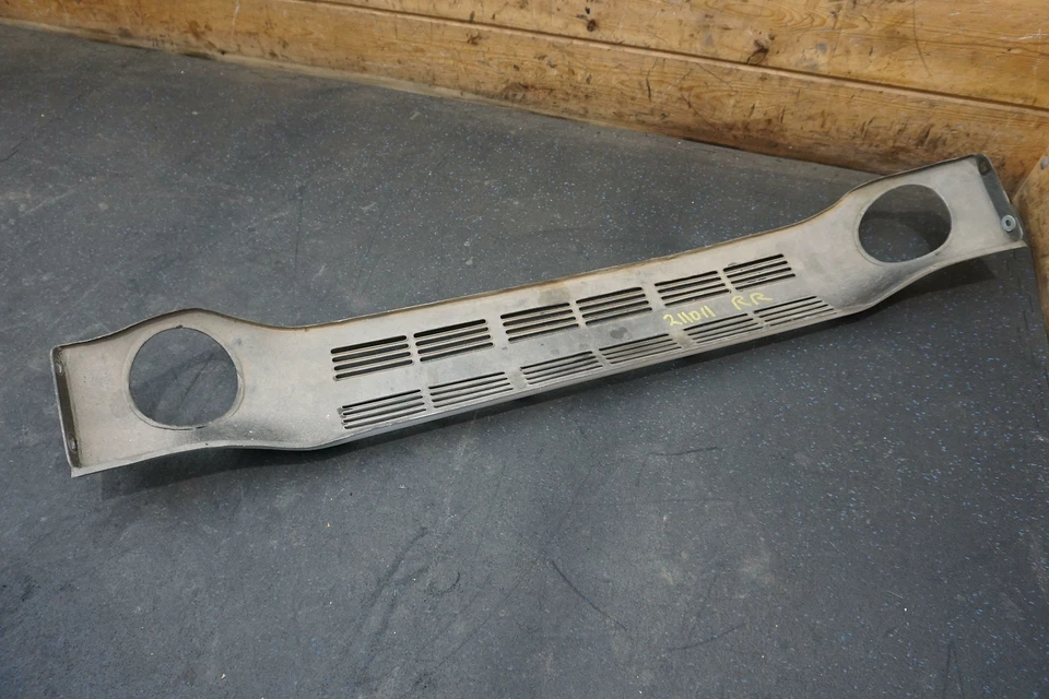 Painel difusor tampa inferior prata fabricante de equipamento original Maserati Merak 1975 - Imagem 2 de 4