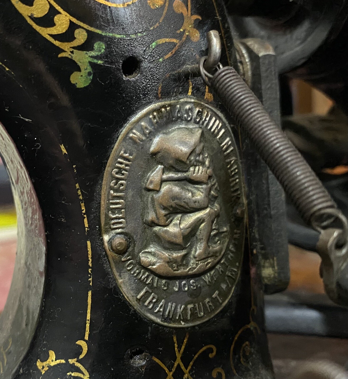 ANTIQUE 1890’s WERTHEIM Classic Hand Crank Portable Sewing Machine