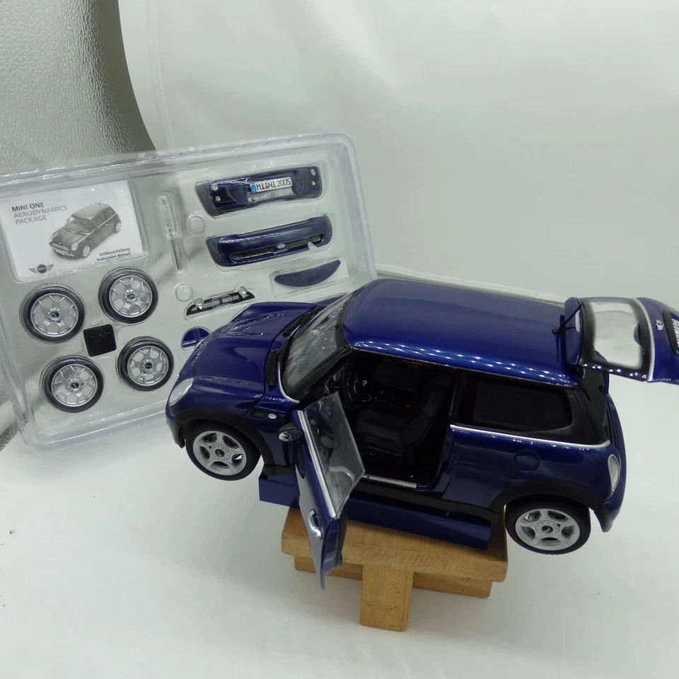 KYOSHO MINI ONE mit AERODYNAMICS PACKAGE PARTS -Blau 1:18 80430148552 - Bild 2 von 4
