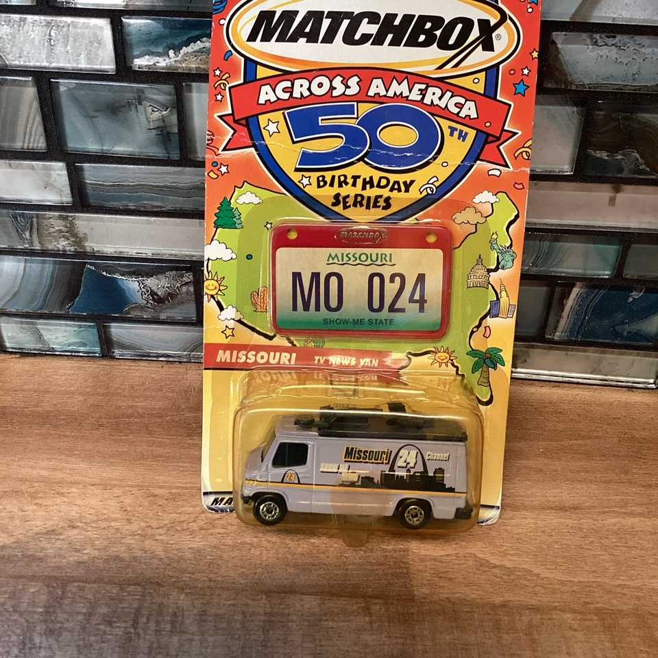 2001 Matchbox Across America: Missouri TV News Van & License Plate  Die Cast Car - Image 2 of 4