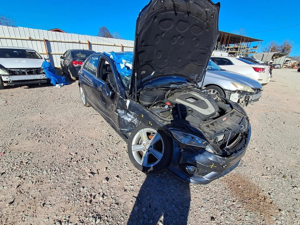 Used Rear Left Door Assembly Rear Side fits: 2010 Mercedes-benz Mercedes c-class Foto 4 de 4