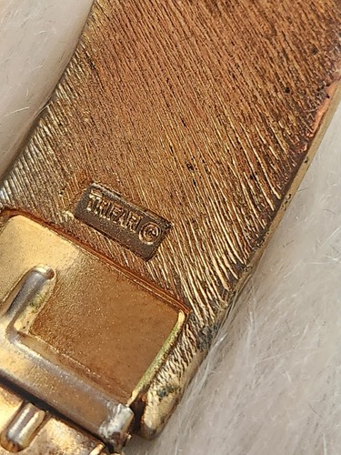 Vintage Signed Crown TRIFARI Brushed Goldtone Hinged Cuff Clamper Bracelet - Picture 8 of 16