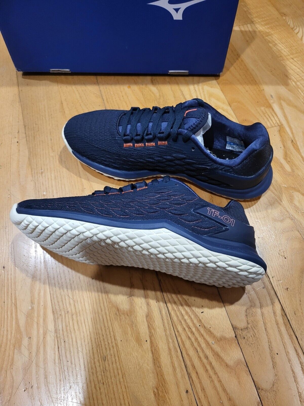 Mizuno TF-01 Women’s Cross Training Shoes Size 6 Navy Raspberry NEW Lightweight image 4