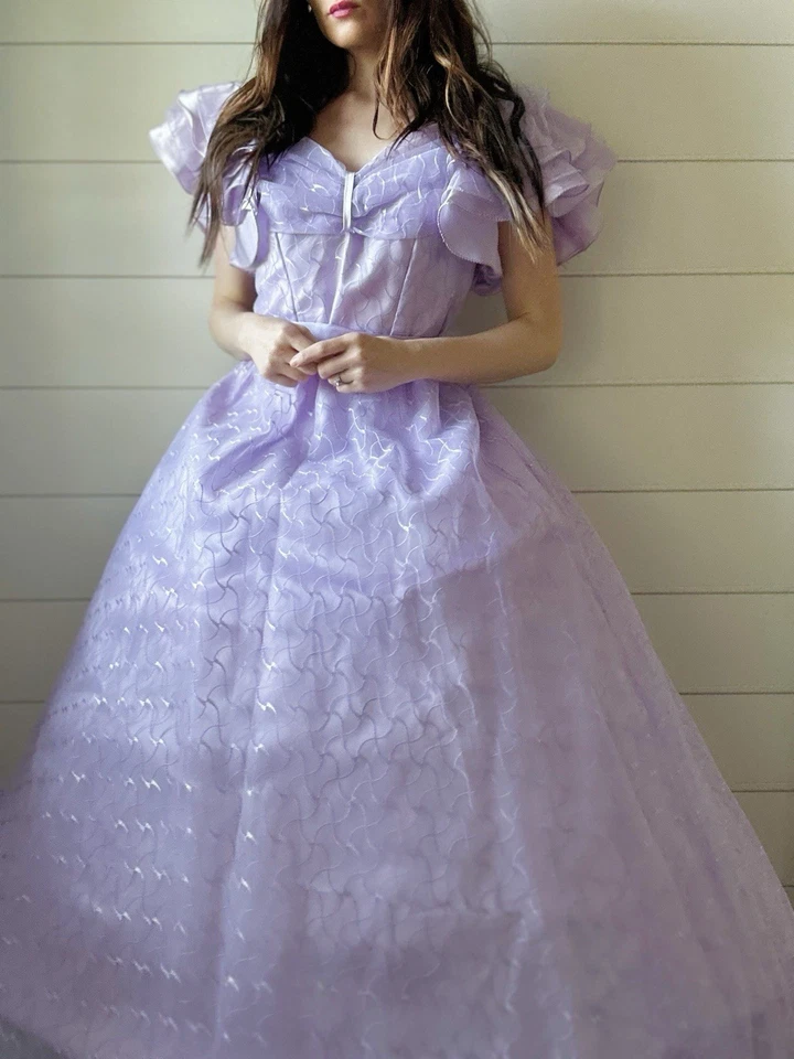 Vestido de fiesta vintage de gasa lavanda de los años 80 satinado con volantes con lazos Foto 2 de 4