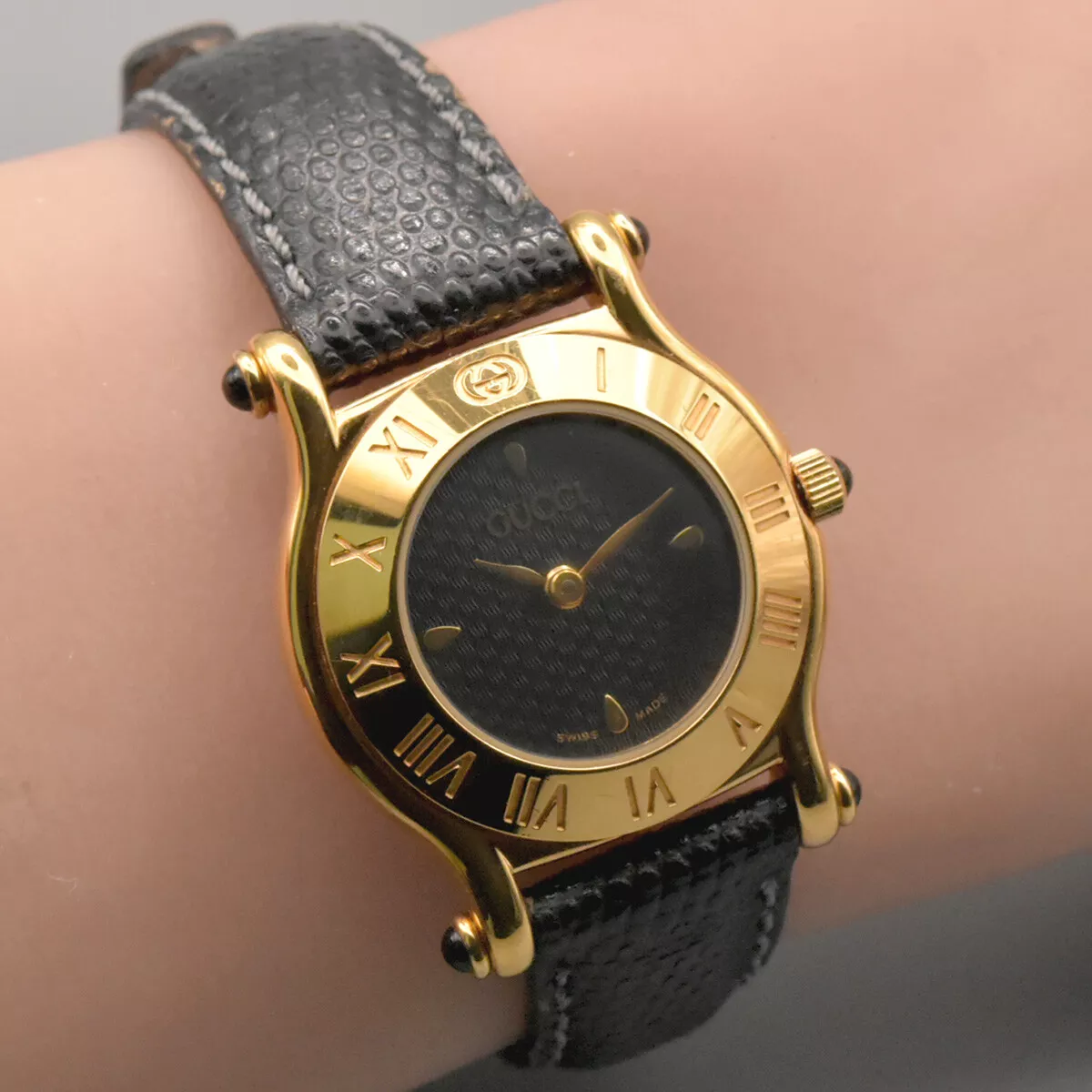 [Presque comme neuve] Montre pour femme GUCCI 6500L cadran noir à quartz fabriquée en Suisse du Japon