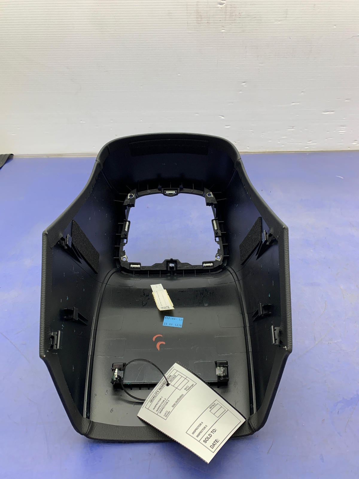 2017-2020 MASERATI LEVANTE M161 OEM CENTER CONSOLE REAR HOUSING BEZEL 105883753C