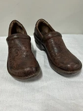 Boc Womans Closed Clogs brown leather  Size 8.5 M 