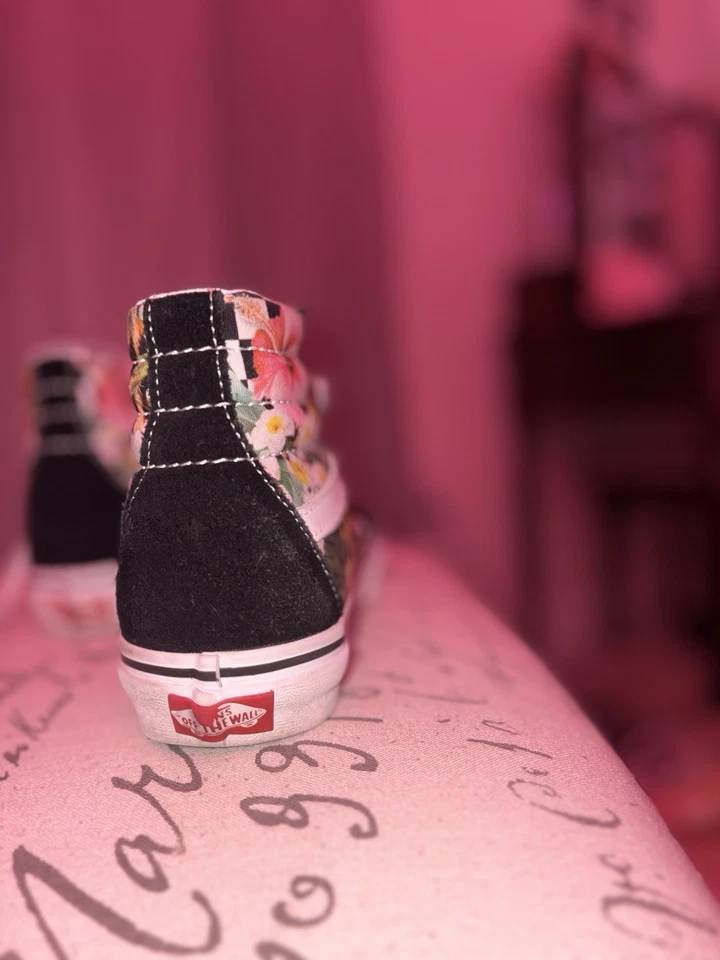 Vans Off the Wall Sk8-Hi Black Hawaiian Floral High Top Sneakers – Women’s 7.5 - Image 4 of 4