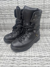 NEW BRITISH ARMY POLICE SECURITY GORE-TEX COLD WET VIBRAM SOLE COMBAT BOOTS UK 7