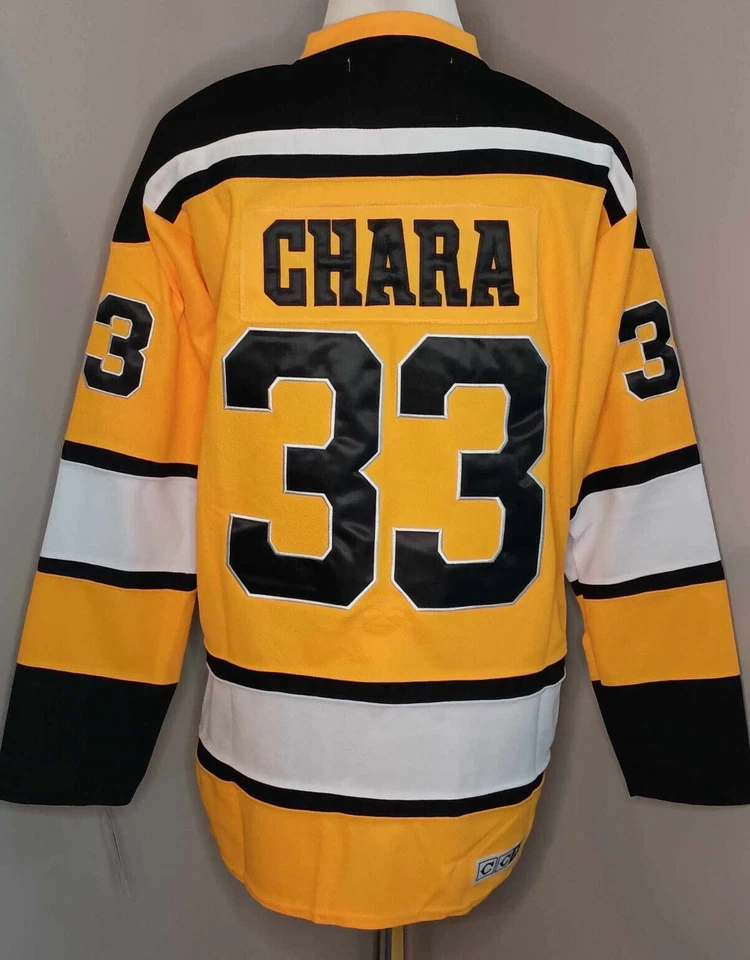 Camiseta deportiva Zdeno Chara Boston Bruins amarilla y negra 2010 clásica de invierno CCM NHL Foto 2 de 3