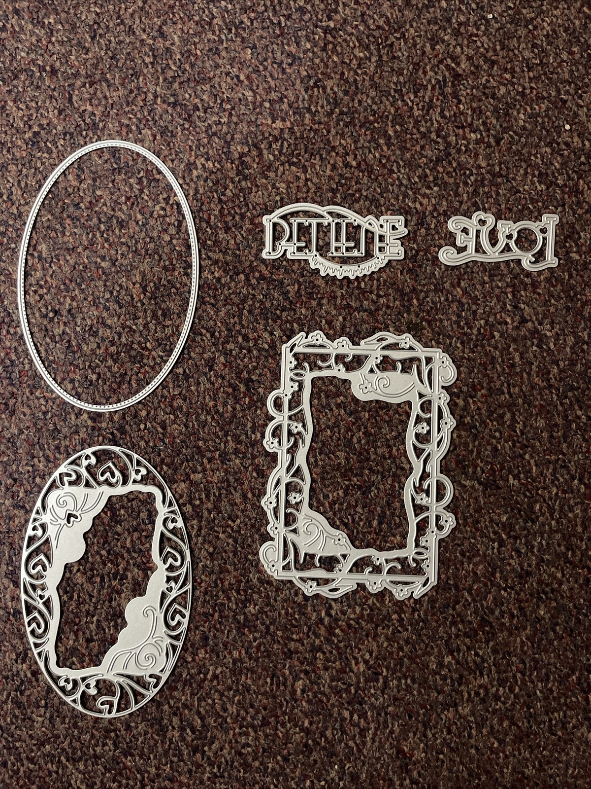 Tonic Studios - Verso - Believe/Love Frames Topper Die Set - 172E