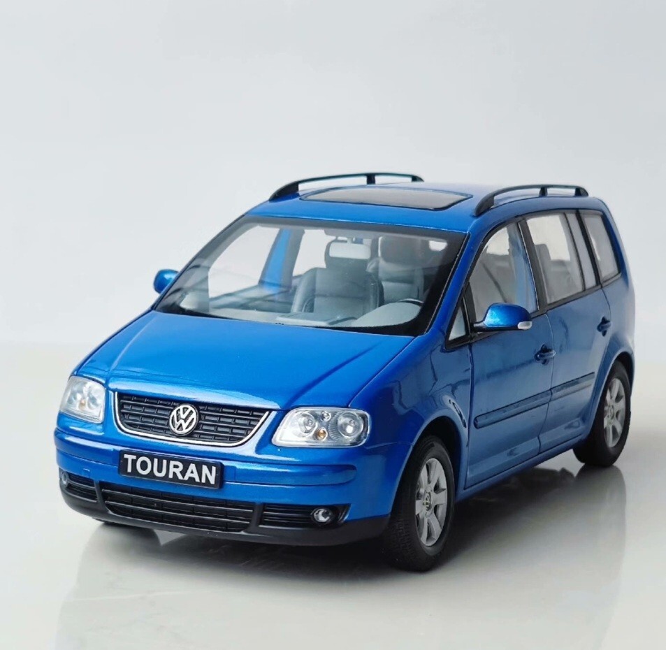 1/18 VW トゥーラン s-l400.jpg