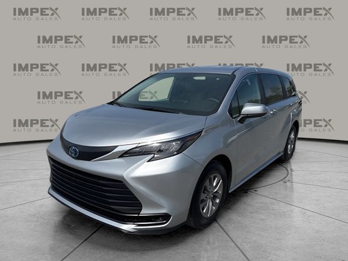 2025 Toyota Sienna LE