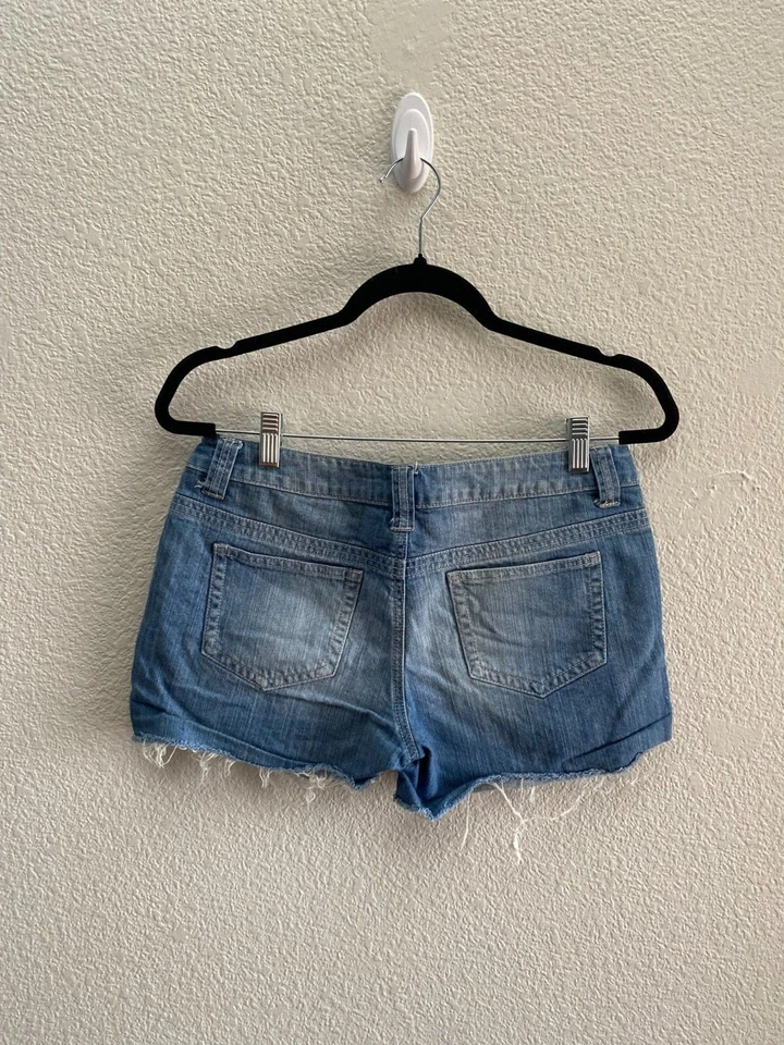 VTG Y2K London Jean Victoria's Secret Raw Hem Denim Shorts Size 6 Mid-Rise - Image 2 of 4