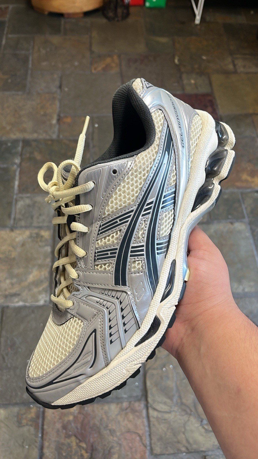 ASICS GEL-KAYANO 14 M 10 / W Size 11.5 OYSTER WHITE/ STEEPLE GREY Used No Box thumbnail 5