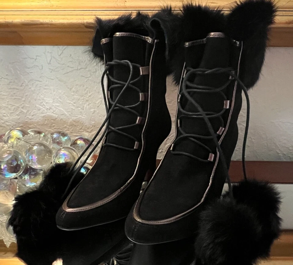 Rockport Black Suede Fur Pom Pom Gold Trim Boots US 6.5 - Image 2 of 4