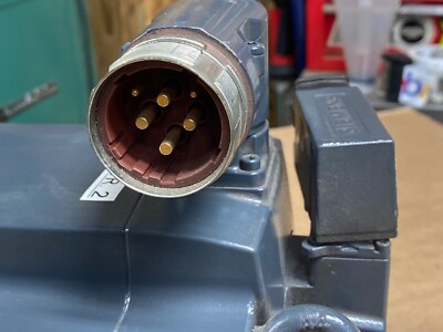 NEW SIEMENS 1FT7086-1AF70-1FH1 Servo Motor / AM22DQ A45 Encoder