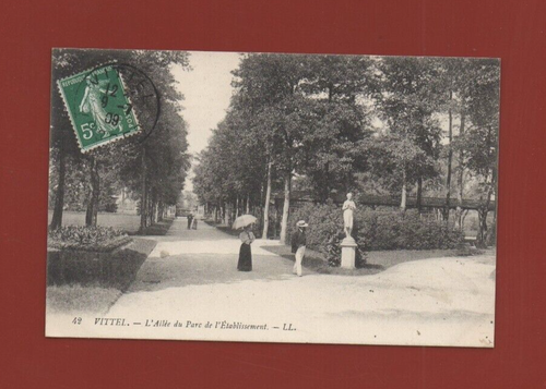Carte Postale Ancienne Vittel (88) – Allée D’entrée Du Parc – Années 1900, Noir Et Blanc