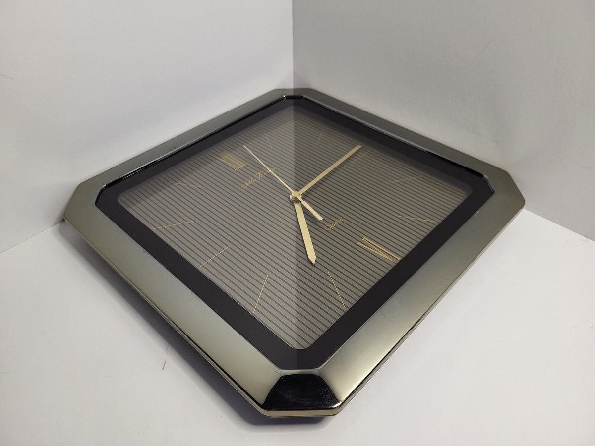 Seth Thomas by Talley Industries Empire I Modern style Analog Wall 