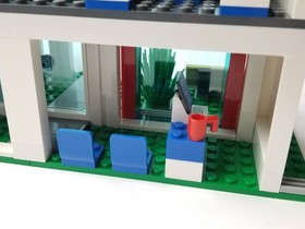 LEGO City 4429 Helicopter Rescue Complete Hospital Ambulance Emergency