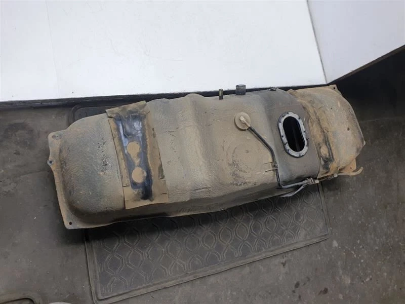 00-02 TOYOTA TUNDRA V8 4.7L 4WD GAS FUEL TANK ASSEMBLY Foto 4 de 4