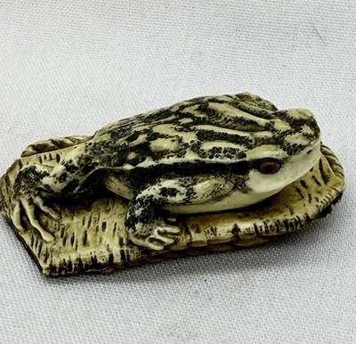Vtg Resin Netsuke Good Luck Toad Frog On Sandal/Flip Flop Signed Figurine