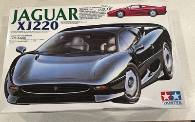 TAMIYA JAGUAR XJ220 1/24 Model Kit #11177VTG 1993 NIOB