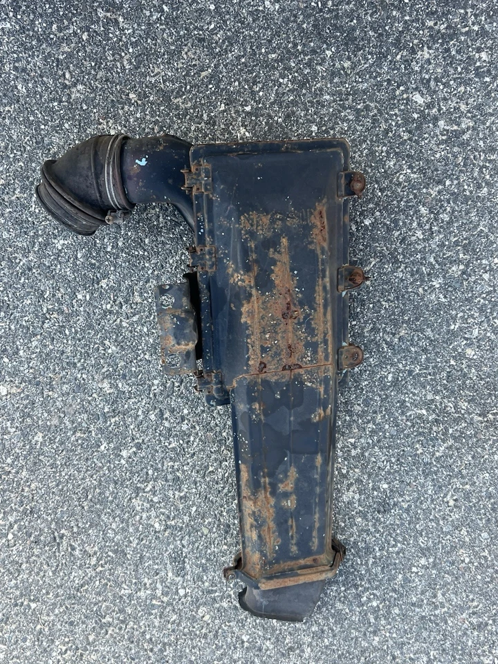 1975-78 Datsun 280Z , Air Cleaner Housing / Filer Housing Foto 2 de 2